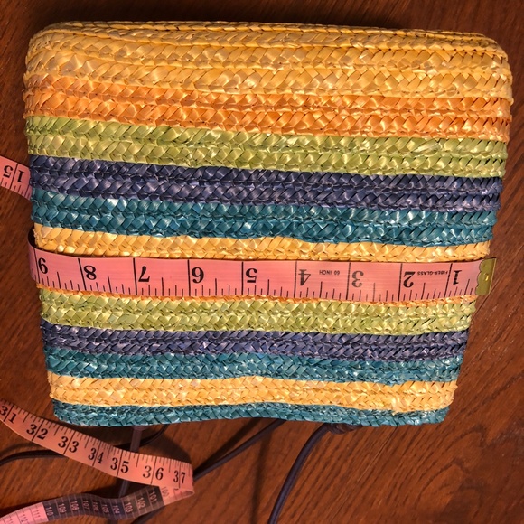 Wheat Straw Striped Summer Bucket Bag with Leather Straps - Picture 10 of 16